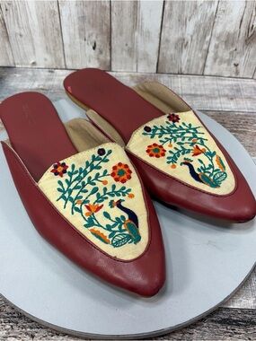 Vintage Chumbak Pointed-toe Flat Mules Red Leather Embroidered Size 7.5/8